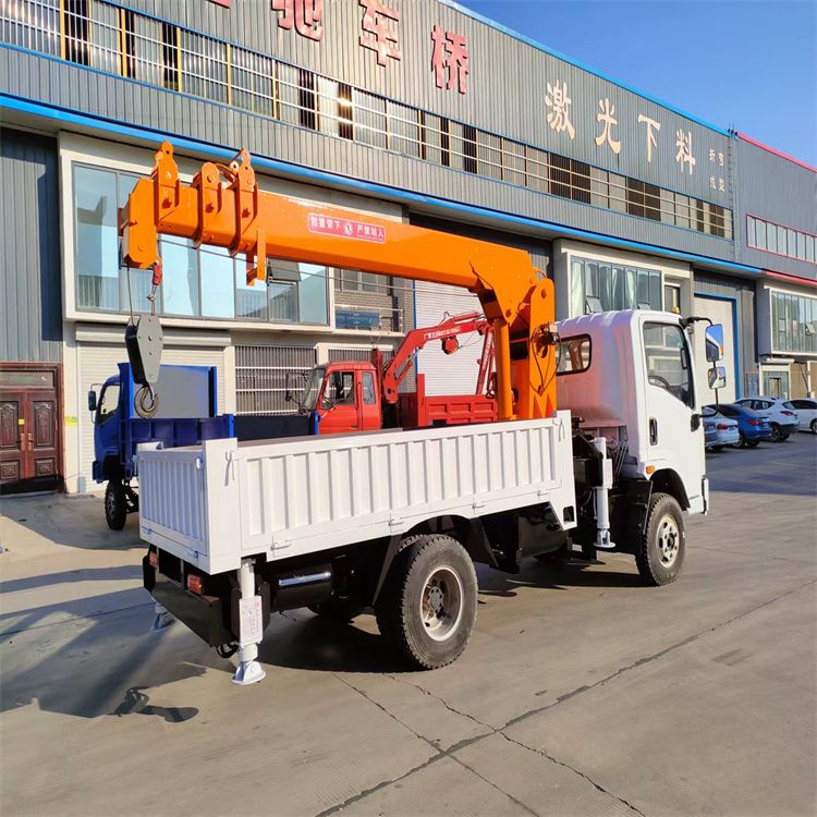 鄂托克旗三轮随车吊定制 农用改装机自备吊中瑞长期出售