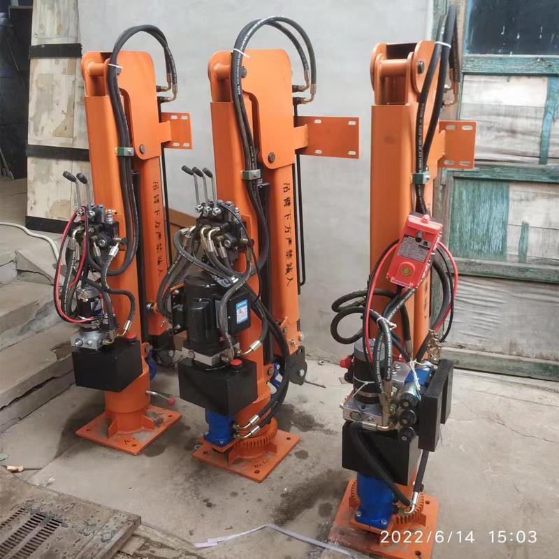 鄂托克旗重汽蓝牌随车吊 3.2吨 国六动力强 液压驱动 农用自卸起重机